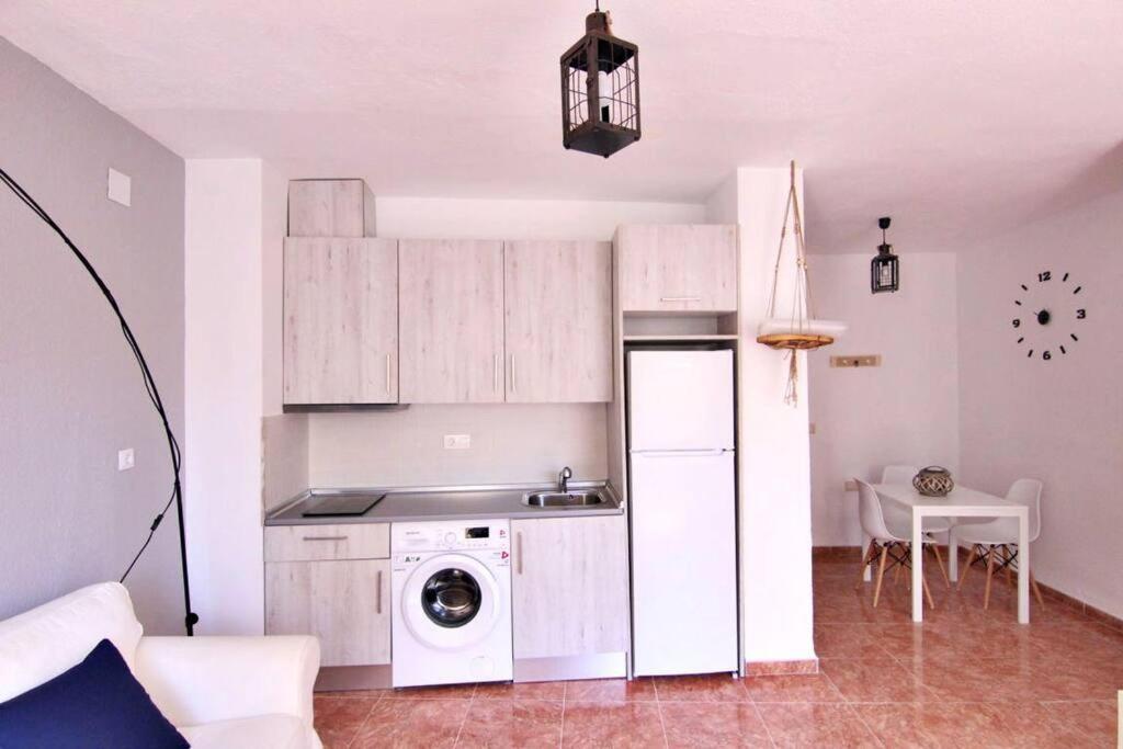 Precioso Piso Soleado, Con Vistas A Monumento. Wfi Apartamento Almuñécar Exterior foto